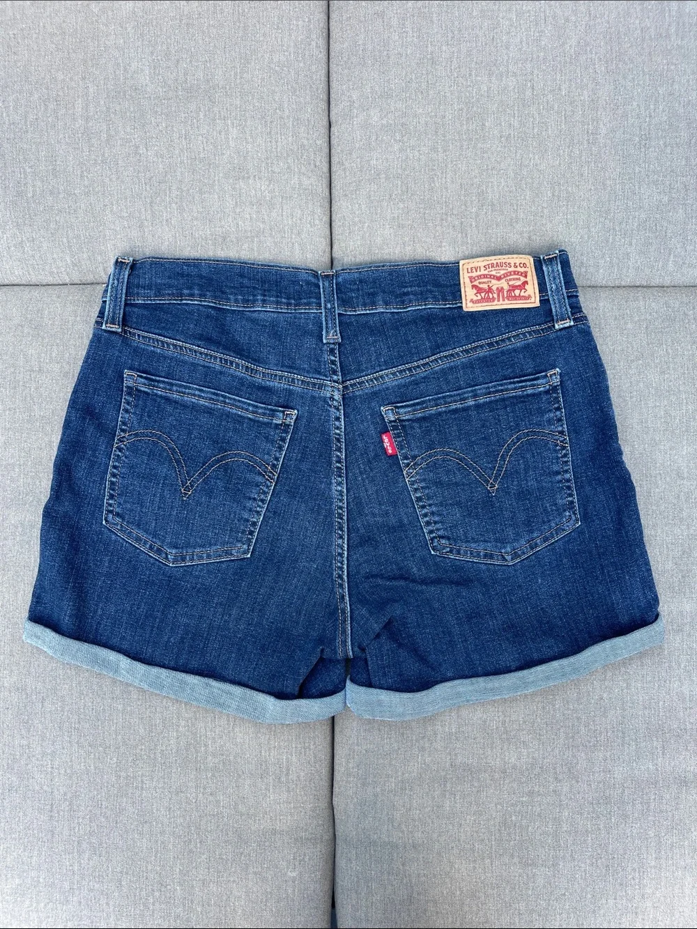 Levis levi’s mid